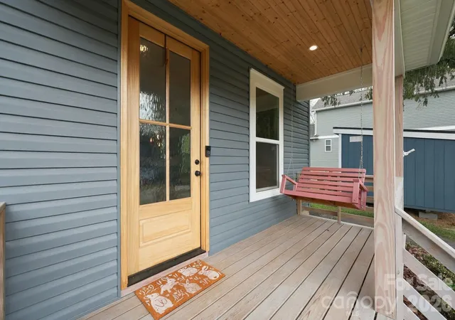 Photo 2 of Single family home for sale at 34 Gudger Rd, Candler, NC 28715 | MLS# 4426999 | Listing updated on 2026-10-09
