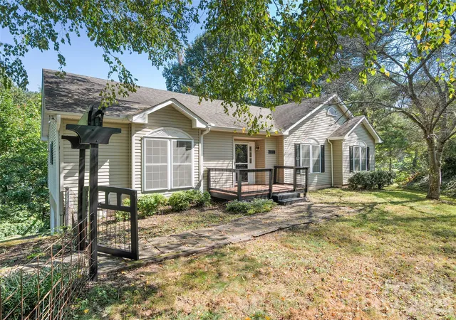 Photo 2 of Single family home for sale at 126 Ridgeline Rd, Clyde, NC 28721 | MLS# 4427000 | Listing updated on 2026-09-25