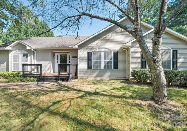 Photo 3 of Single family home for sale at 126 Ridgeline Rd, Clyde, NC 28721 | MLS# 4427000 | Listing updated on 2026-09-25