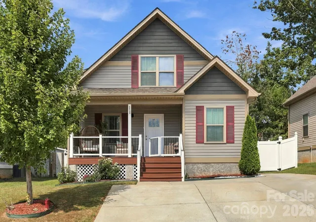 Photo 1 of Single family home for sale at 11 Yarrow Meadow Rd, Weaverville, NC 28787 | MLS# 4427003 | Listing updated on 2026-09-22