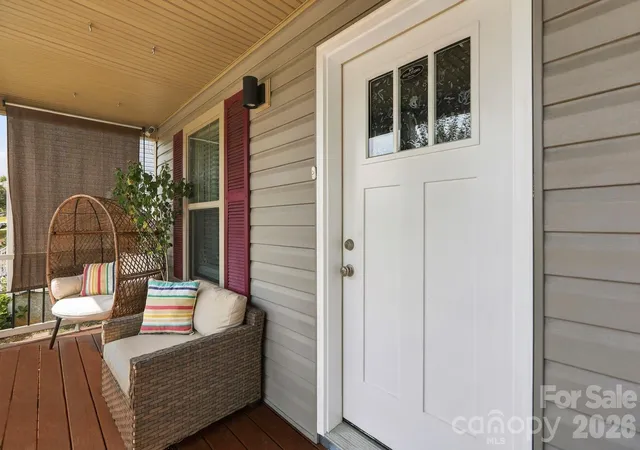 Photo 3 of Single family home for sale at 11 Yarrow Meadow Rd, Weaverville, NC 28787 | MLS# 4427003 | Listing updated on 2026-09-22