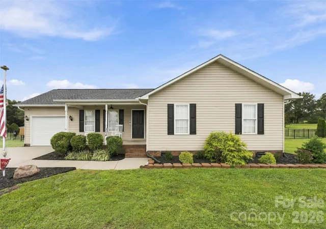 Photo 2 of Single family home for sale at 204 Webb Rd, Shelby, NC 28152 | MLS# 4427019 | Listing updated on 2026-09-26