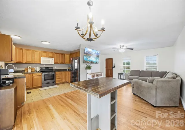 Photo 3 of Single family home for sale at 204 Webb Rd, Shelby, NC 28152 | MLS# 4427019 | Listing updated on 2026-09-26