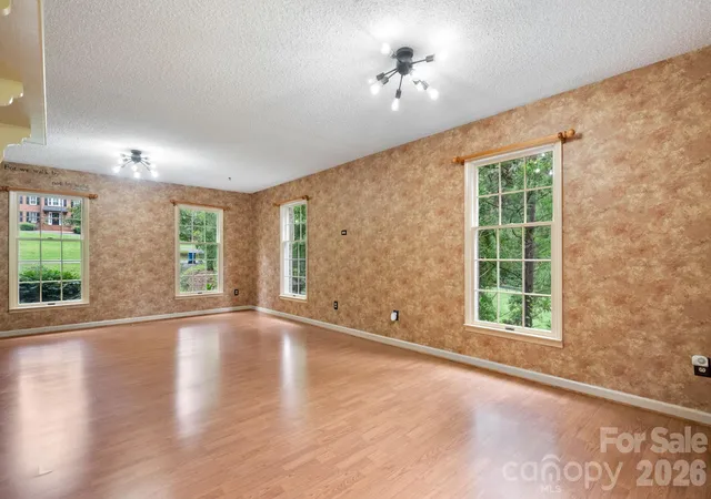 Photo 2 of Single family home for sale at 3110 9th Tee Dr, Newton, NC 28658 | MLS# 4427024 | Listing updated on 2026-09-26