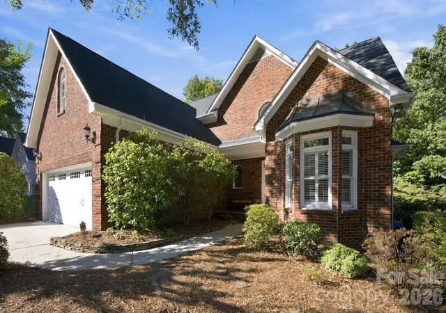 Photo 4 of Single family home for sale at 10417 Newberry Park Ln, Charlotte, NC 28277 | MLS# 4427030 | Listing updated on 2026-10-31
