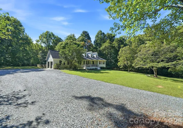 Photo 3 of Sale Pending at 908 Chambwood Rd, Monroe, NC 28110 | MLS# 4427033 | Listing updated on 2026-10-06