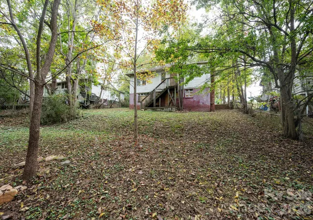 Photo 3 of Single family home for sale at 125 Fairfax Ave, Asheville, NC 28806 | MLS# 4427035 | Listing updated on 2026-10-08