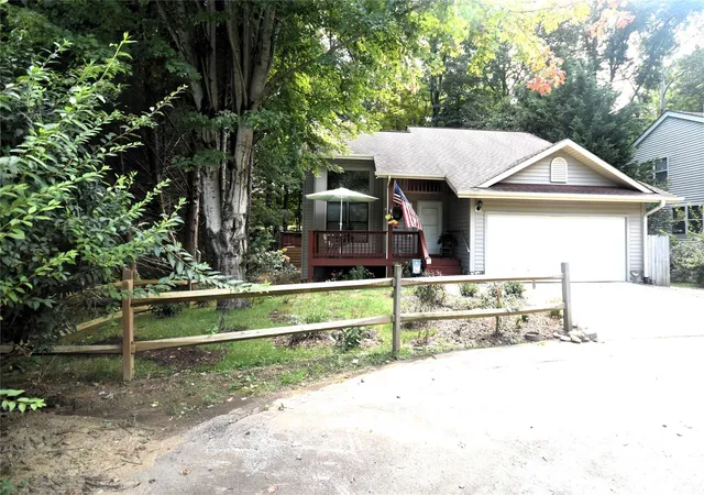 Photo 3 of Single family home for sale at 98 Indian Tr Rd, Maggie Valley, NC 28751 | MLS# 4427039 | Listing updated on 2026-10-05
