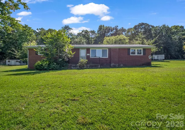 Photo 1 of Single family home for sale at 182 Longview Dr, Forest City, NC 28043 | MLS# 4427043 | Listing updated on 2026-10-02