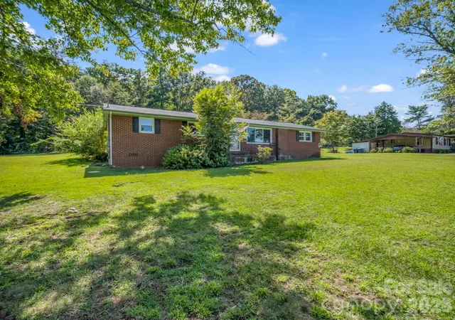 Photo 3 of Single family home for sale at 182 Longview Dr, Forest City, NC 28043 | MLS# 4427043 | Listing updated on 2026-10-02