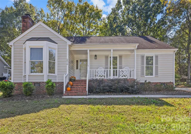 Single family home for sale at 2916 Winghaven Ln, Charlotte, NC 28210 | MLS# 4427049