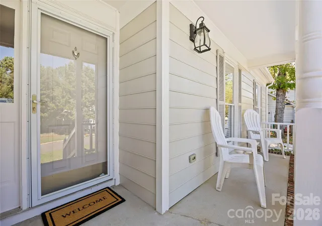 Photo 3 of Single family home for sale at 2916 Winghaven Ln, Charlotte, NC 28210 | MLS# 4427049 | Listing updated on 2026-10-29