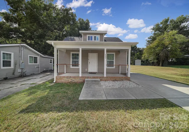 Photo 2 of Single family home for sale at 230 Clinton Ave, Rock Hill, SC 29730 | MLS# 4427051 | Listing updated on 2026-09-25