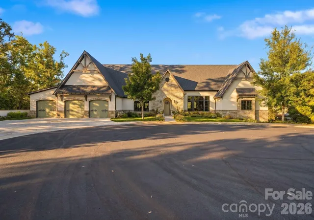 Photo 1 of Single family home for sale at 21 Evian Ct, Asheville, NC 28804 | MLS# 4427052 | Listing updated on 2026-10-02