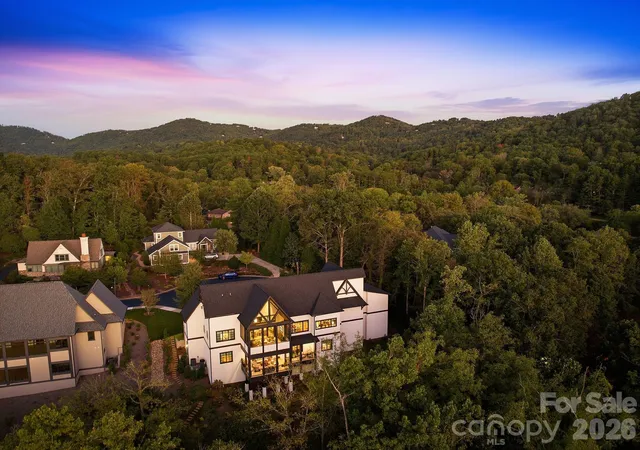 Photo 3 of Single family home for sale at 21 Evian Ct, Asheville, NC 28804 | MLS# 4427052 | Listing updated on 2026-10-02