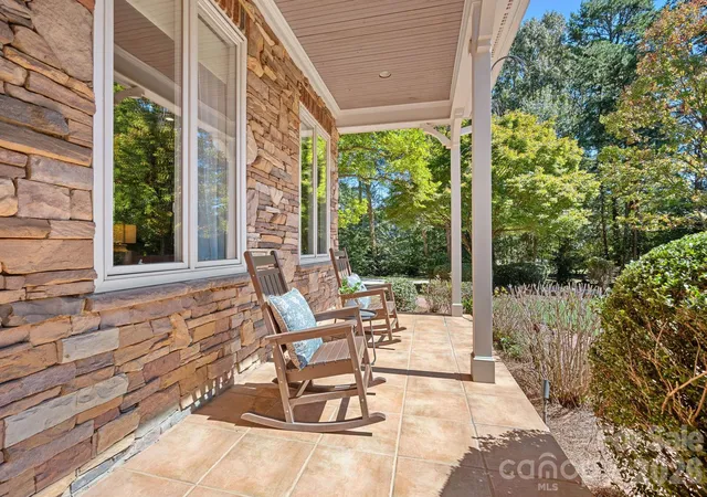 Photo 3 of Single family home for sale at 176 Vineyard Dr, Mooresville, NC 28117 | MLS# 4427053 | Listing updated on 2026-10-04
