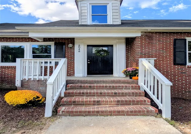 Photo 3 of Single family home for sale at 2048 Simmons St, Gastonia, NC 28052 | MLS# 4427061 | Listing updated on 2026-10-01