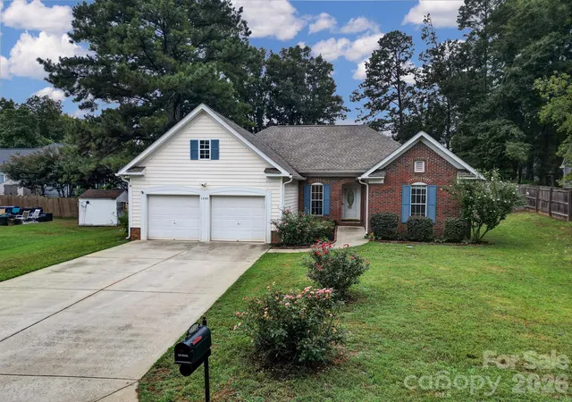 Photo 2 of Single family home for sale at 1383 Saint Katherines Way, Rock Hill, SC 29732 | MLS# 4427062 | Listing updated on 2026-09-28