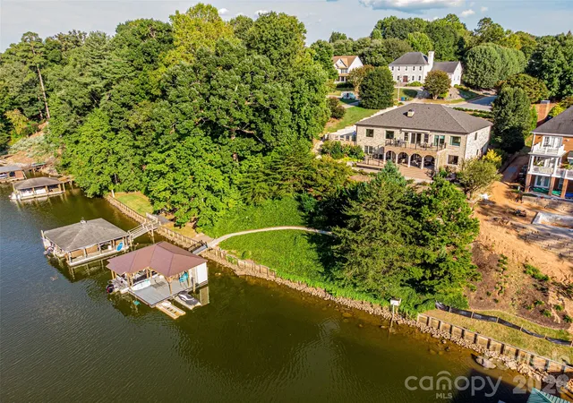 Photo 4 of Sale Pending at 631 46th Avenue Dr NE, Hickory, NC 28601 | MLS# 4427080 | Listing updated on 2026-09-22