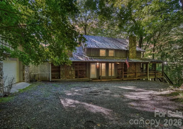 Photo 2 of Single family home for sale at 624 Fox Den Rd, Mars Hill, NC 28754 | MLS# 4427090 | Listing updated on 2026-09-27