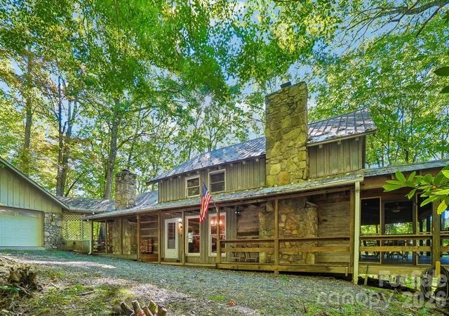 Photo 4 of Single family home for sale at 624 Fox Den Rd, Mars Hill, NC 28754 | MLS# 4427090 | Listing updated on 2026-09-27