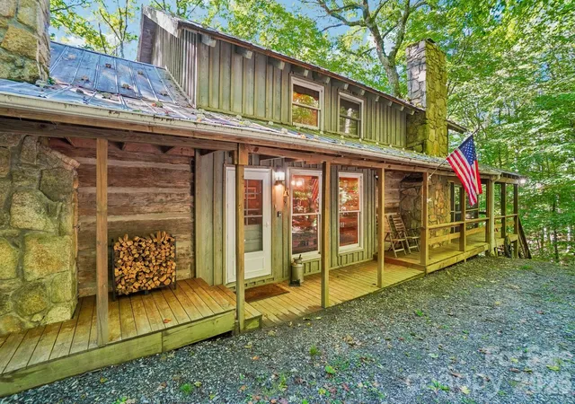 Photo 3 of Single family home for sale at 624 Fox Den Rd, Mars Hill, NC 28754 | MLS# 4427090 | Listing updated on 2026-09-27