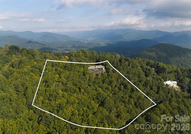Photo 4 of Single family home for sale at 28 Peach Knob Dr, Asheville, NC 28804 | MLS# 4427118 | Listing updated on 2026-10-03