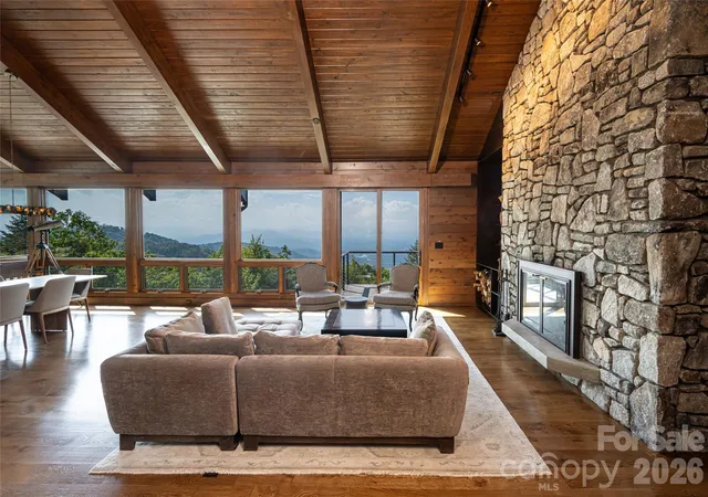 Photo 3 of Single family home for sale at 28 Peach Knob Dr, Asheville, NC 28804 | MLS# 4427118 | Listing updated on 2026-10-03