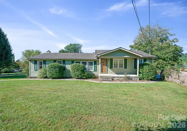 Photo 1 of Single family home for sale at 102 Phillips Rd, Spruce Pine, NC 28777 | MLS# 4427122 | Listing updated on 2026-09-23