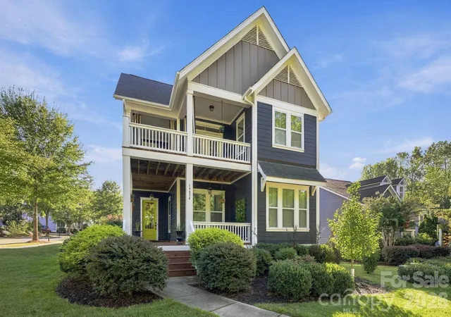 Photo 1 of Single family home for sale at 19034 Cypress Garden Dr, Davidson, NC 28036 | MLS# 4427124 | Listing updated on 2026-10-03