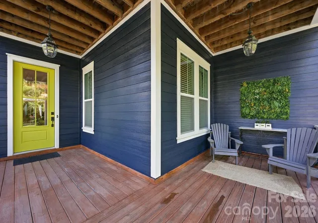 Photo 2 of Single family home for sale at 19034 Cypress Garden Dr, Davidson, NC 28036 | MLS# 4427124 | Listing updated on 2026-10-03