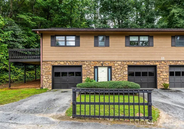 Photo 1 of Condo for sale at 117 View De Lake Dr, Etowah, NC 28729 | MLS# 4427129 | Listing updated on 2026-10-15