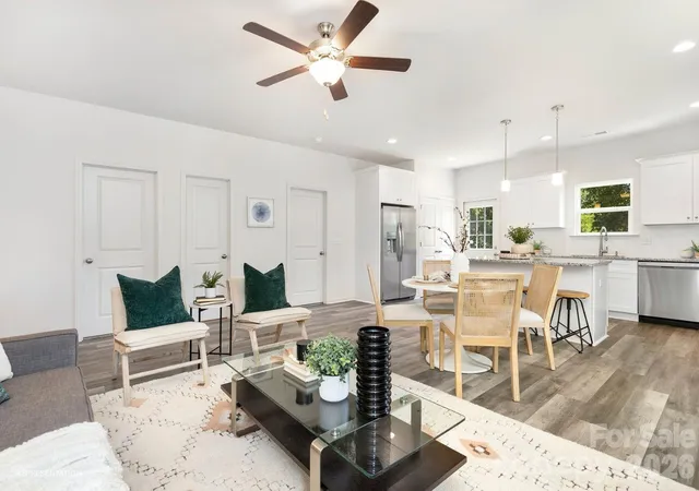 Photo 3 of Single family home for sale at 5721 Howard St, Charlotte, NC 28269 | MLS# 4427133 | Listing updated on 2026-09-25