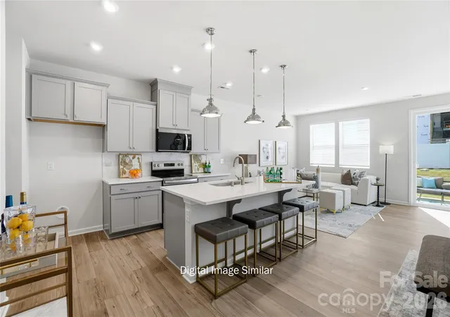 Photo 2 of Townhouse for sale at 5226 Wyes Oak Ln, Charlotte, NC 28269 | MLS# 4427135 | Listing updated on 2026-09-22