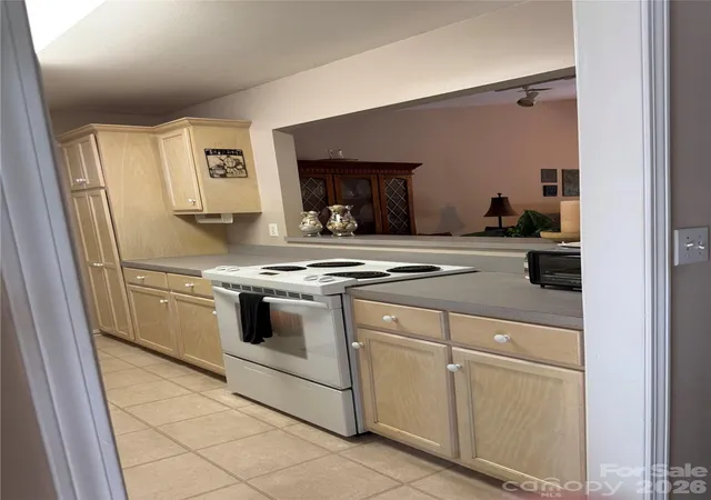 Photo 3 of Townhouse for sale at 433 19th Avenue Ct Ne #14, Hickory, NC 28601 | MLS# 4427143 | Listing updated on 2026-10-05