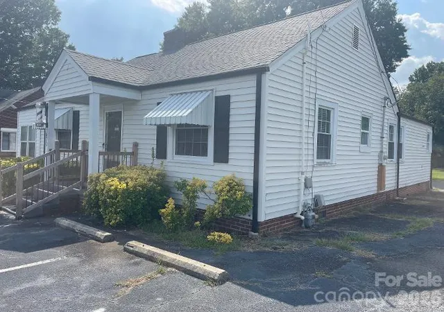 Photo 2 of Single family home for sale at 1670 Dale Earnhardt Blvd, Kannapolis, NC 28083 | MLS# 4427144 | Listing updated on 2026-10-29