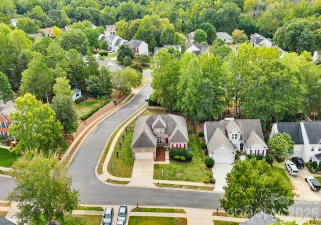 Photo 2 of Single family home for sale at 13330 Edgetree Dr, Pineville, NC 28134 | MLS# 4427146 | Listing updated on 2026-10-27