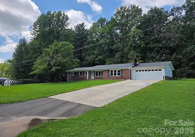 Photo 2 of Single family home for sale at 3828 Stroupe St, Morganton, NC 28655 | MLS# 4427151 | Listing updated on 2026-10-04