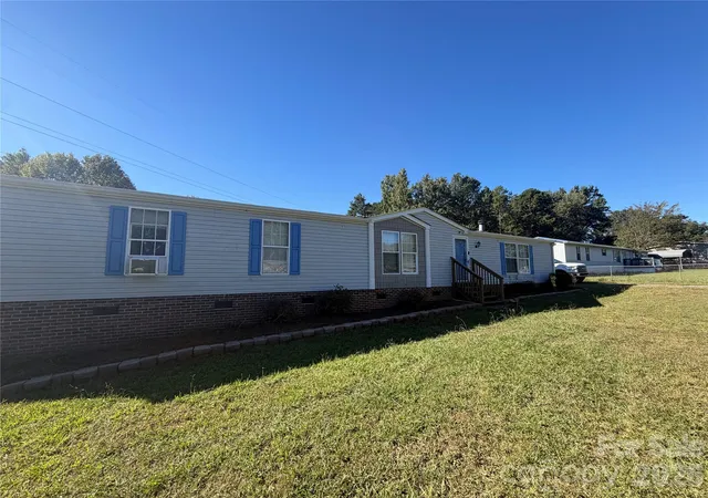 Photo 1 of Single family home for sale at 4009 Chestnut Woods Dr, Kings Mountain, NC 28086 | MLS# 4427156 | Listing updated on 2026-09-27