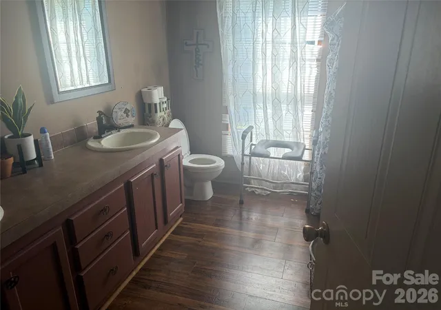 Photo 3 of Single family home for sale at 4009 Chestnut Woods Dr, Kings Mountain, NC 28086 | MLS# 4427156 | Listing updated on 2026-09-27