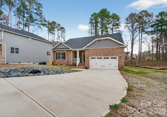 Photo 3 of Single family home for sale at 2911 Waterford Ln #35B, Albemarle, NC 28001 | MLS# 4427163 | Listing updated on 2026-10-04