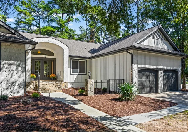Photo 3 of Single family home for sale at 25002 Molokai Dr, Fort Mill, SC 29708 | MLS# 4427167 | Listing updated on 2026-10-02