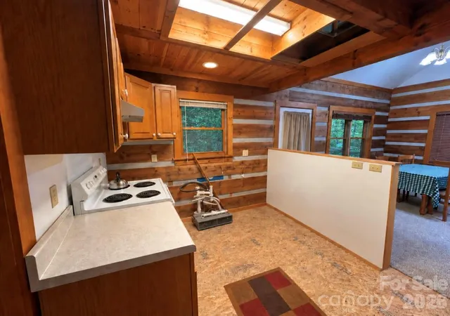 Photo 3 of Single family home for sale at 100 Creek Bnd Rd, Waynesville, NC 28785 | MLS# 4427168 | Listing updated on 2026-09-27