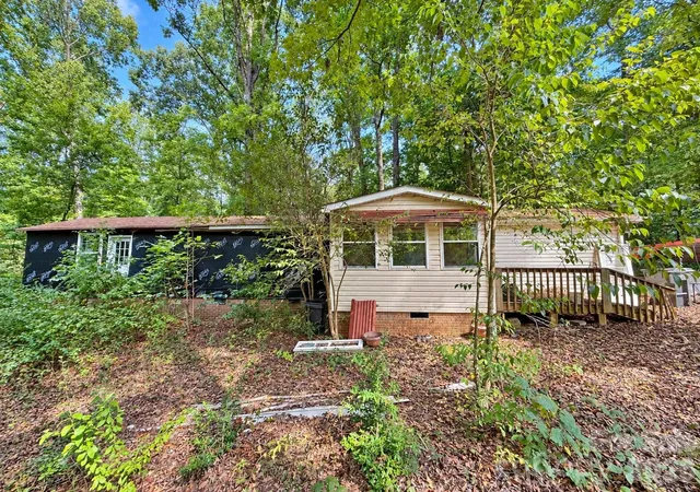 Photo 1 of Single family home for sale at 4235 Eagle Chase Dr, Charlotte, NC 28216 | MLS# 4427175 | Listing updated on 2026-09-24
