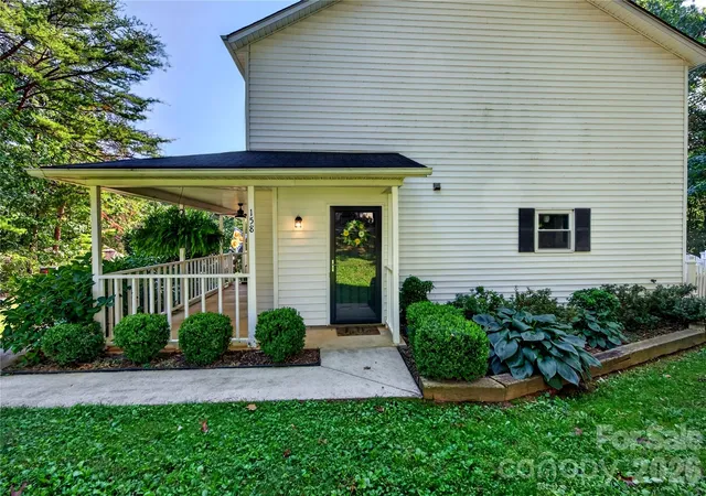 Photo 1 of Townhouse for sale at 158 Rocking Porch Ridge, Asheville, NC 28805 | MLS# 4427181 | Listing updated on 2026-09-26