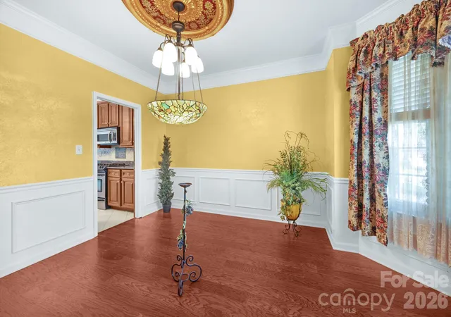 Photo 4 of Single family home for sale at 11623 Fox Glen Dr, Charlotte, NC 28269 | MLS# 4427186 | Listing updated on 2026-09-23