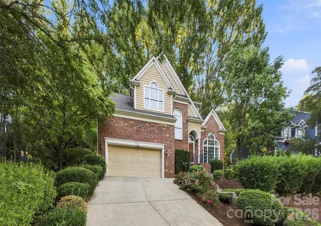Photo 2 of Single family home for sale at 4131 Beauvista Dr, Charlotte, NC 28269 | MLS# 4427192 | Listing updated on 2026-09-22