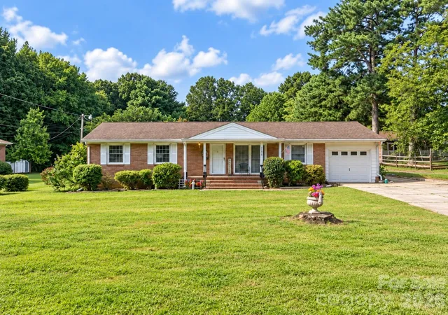 Photo 1 of Single family home for sale at 20914 Academy St, Cornelius, NC 28031 | MLS# 4427193 | Listing updated on 2026-10-06