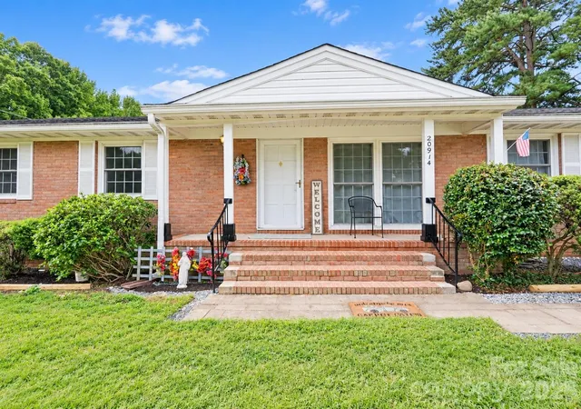 Photo 2 of Single family home for sale at 20914 Academy St, Cornelius, NC 28031 | MLS# 4427193 | Listing updated on 2026-10-06