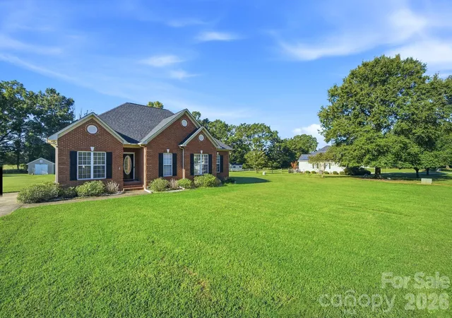 Photo 3 of Single family home for sale at 4926 Carillon Ct, York, SC 29745 | MLS# 4427195 | Listing updated on 2026-09-29